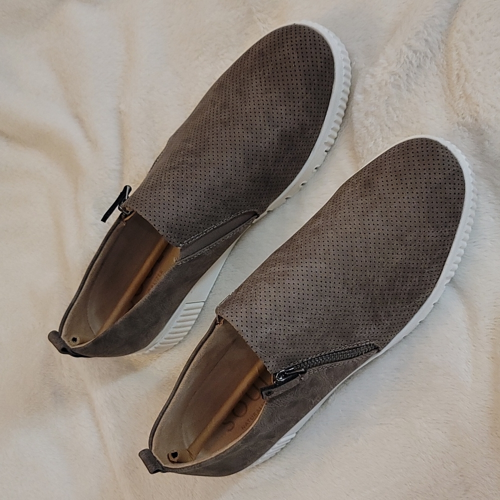 SOUL Naturalizer Turner Side-Zip Slip-On Platform Sneaker - Picture 3 of 8